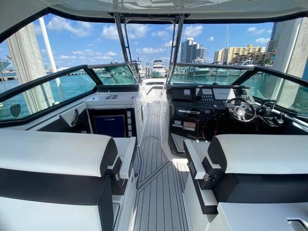 Photo of MONTEREY - 38'