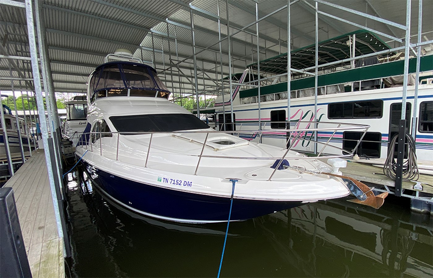 2005 SEA RAY 42'