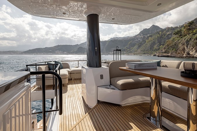 Photo of AZIMUT YACHTS Magellano 60 60' 8