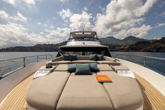 Photo of AZIMUT YACHTS Magellano 60 60' 8