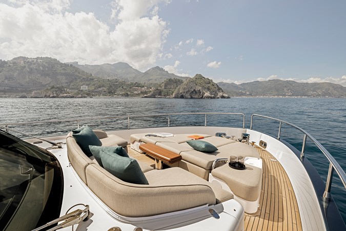 Photo of AZIMUT YACHTS Magellano 60 60' 8