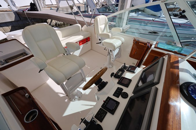 Photo of HUNT YACHTS LUNA 36' 6