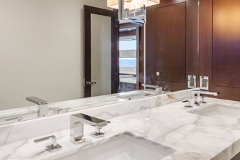 HATTERAS 2019 SURPLUS LINES Vessel #445663 - Photo 85