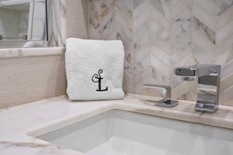 HATTERAS 2019 SURPLUS LINES Vessel #445663 - Photo 87