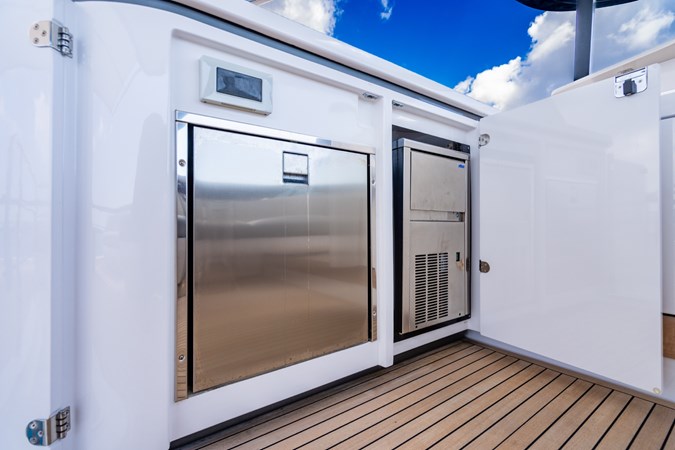 Photo of AZIMUT YACHTS EFFORTLESS 68'