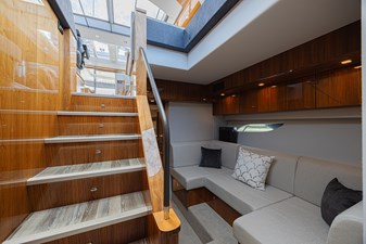 2021 RIVIERA 6000 Sport Yacht Platinum Edition - photo 24