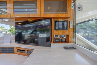 2021 RIVIERA 6000 Sport Yacht Platinum Edition - photo 35