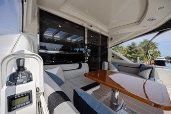 2021 RIVIERA 6000 Sport Yacht Platinum Edition - photo 7