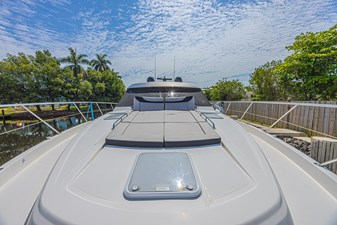 2021 RIVIERA 6000 Sport Yacht Platinum Edition - photo 2