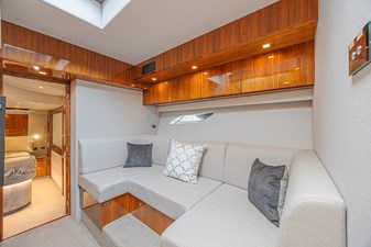 2021 RIVIERA 6000 Sport Yacht Platinum Edition - photo 49