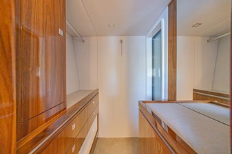 2021 RIVIERA 6000 Sport Yacht Platinum Edition - photo 59