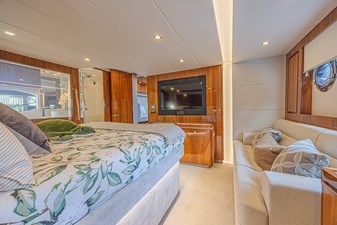 2021 RIVIERA 6000 Sport Yacht Platinum Edition - photo 60