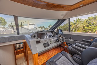 2021 RIVIERA 6000 Sport Yacht Platinum Edition - photo 64