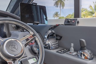 2021 RIVIERA 6000 Sport Yacht Platinum Edition - photo 67
