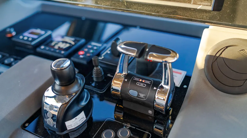 550 2022 57' 2" FERRETTI YACHTS