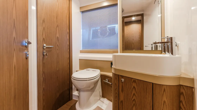 550 2022 57' 2" FERRETTI YACHTS