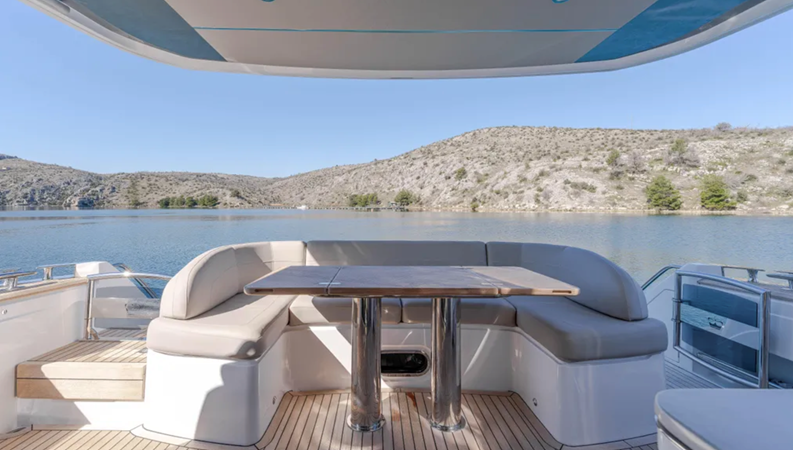 F55 2021 58' 0" PRINCESS