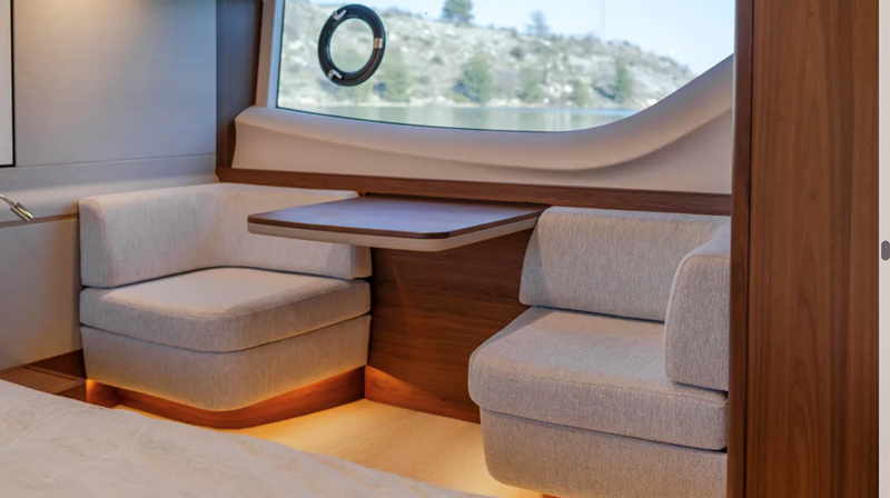 F55 2021 58' 0" PRINCESS