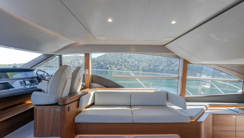 F55 2021 58' 0" PRINCESS