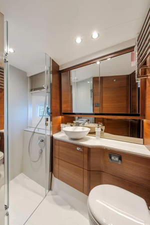 F55 2021 58' 0" PRINCESS