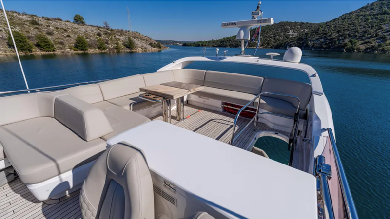 F55 2021 58' 0" PRINCESS