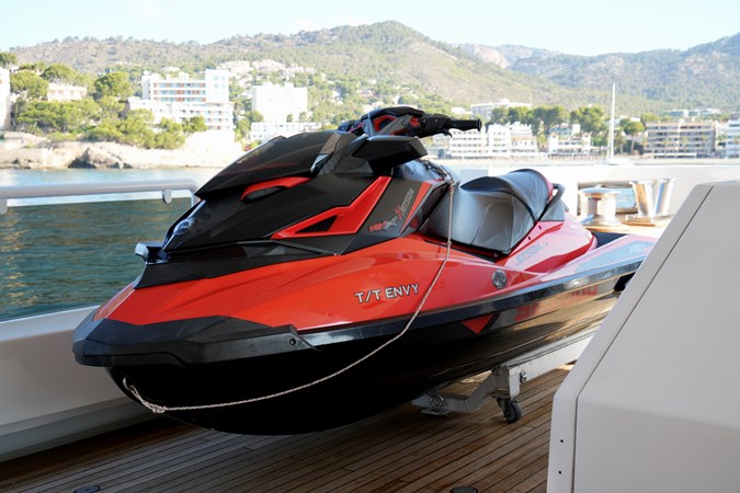 Photo of LURSSEN ENVY 134' 4