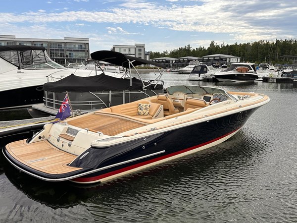 Photo of CHRIS CRAFT Chris-Craft Launch 28 2013 29' 10