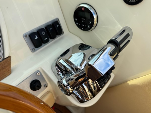 Photo of CHRIS CRAFT Chris-Craft Launch 28 2013 29' 10