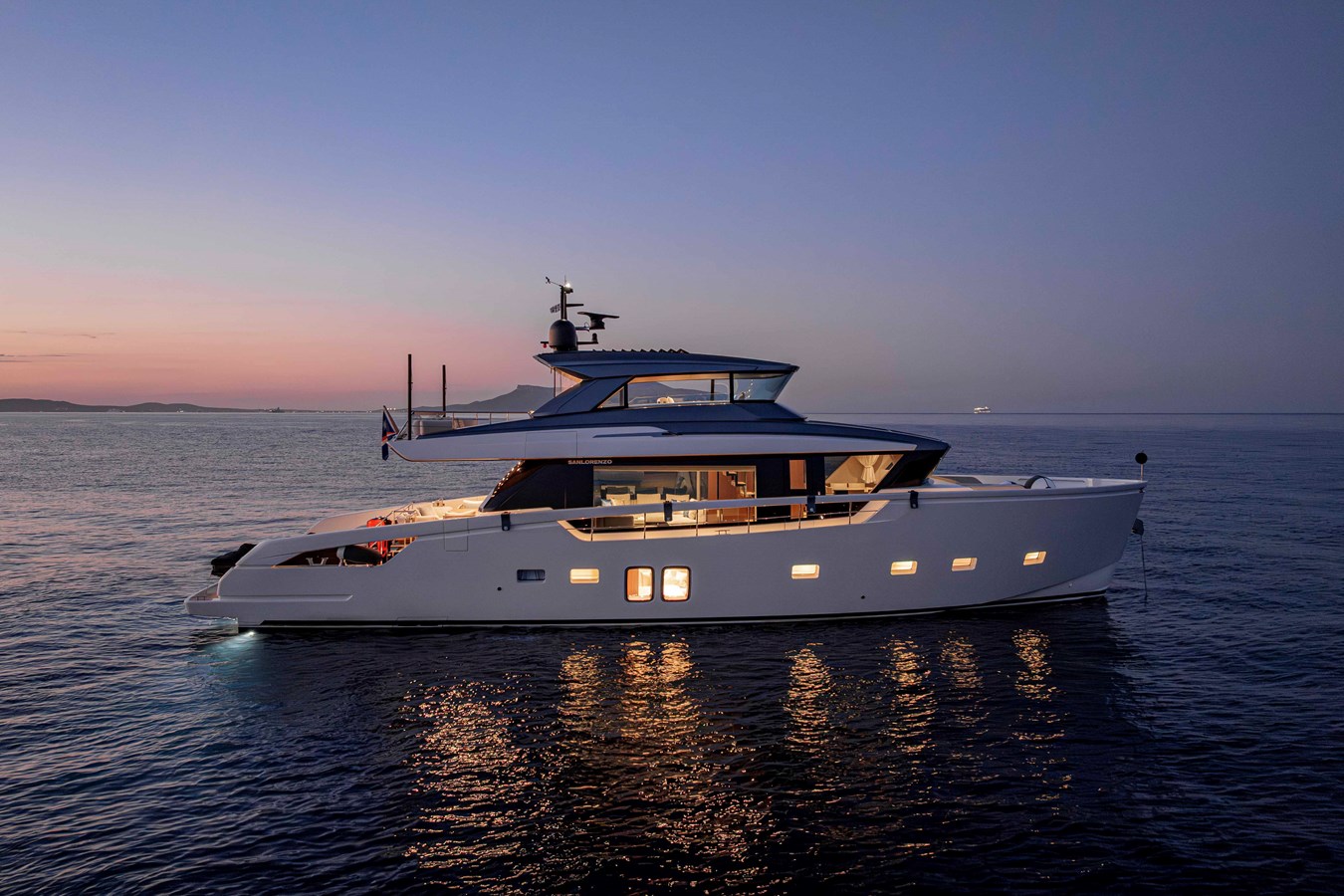 Firefly  — SANLORENZO YACHTS