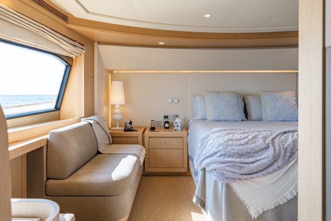 Photo of FERRETTI CUSTOM LINE GIADA 86' 1