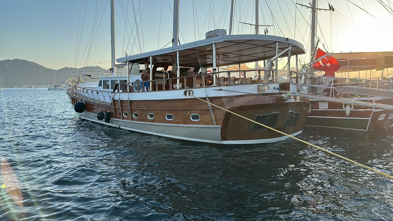 CUSTOM BUILT HANGOVER Yacht for Sale