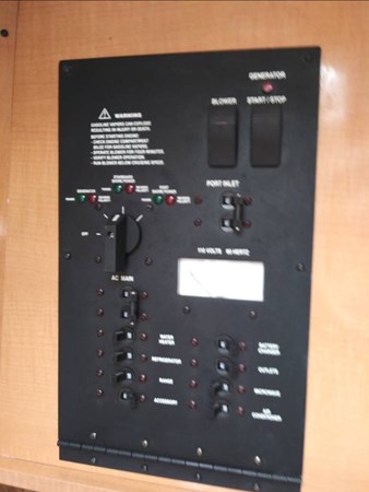 Photo of RINKER - 31'