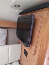 2009 RINKER 280 Express Cruiser - photo 8