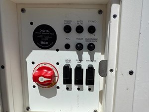 2021 ROBALO R242 Center Console - photo 22
