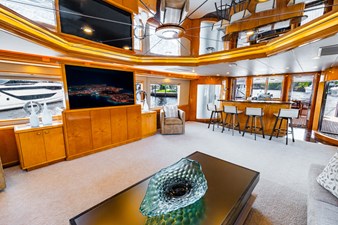 HATTERAS 1995 LONE STAR Vessel #447086 - Photo Salon to Stbd 6