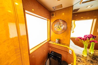 HATTERAS 1995 LONE STAR Vessel #447086 - Photo Day Head Auto Opened Window 11