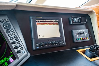 HATTERAS 1995 LONE STAR Vessel #447086 - Photo Helm 52