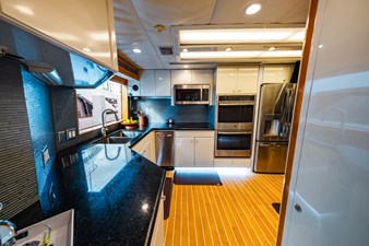 HATTERAS 1995 LONE STAR Vessel #447086 - Photo Galley Entrance 56