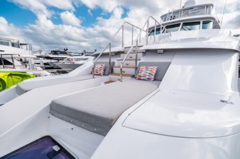 HATTERAS 1995 LONE STAR Vessel #447086 - Photo Two Sunbeds with Storage 67