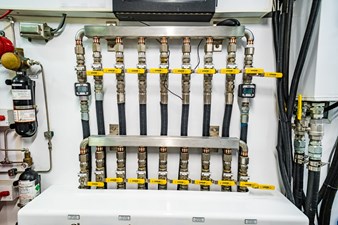 HATTERAS 1995 LONE STAR Vessel #447086 - Photo New Fuel Management Valves 100