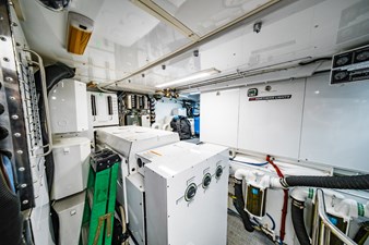 HATTERAS 1995 LONE STAR Vessel #447086 - Photo Electrical Area 102