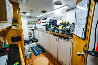HATTERAS 1995 LONE STAR Vessel #447086 - Photo Workshop with Head 105