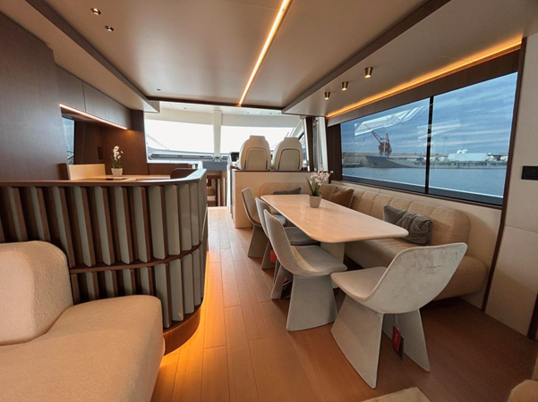 72 FLY 2024 74' 5" AZIMUT YACHTS