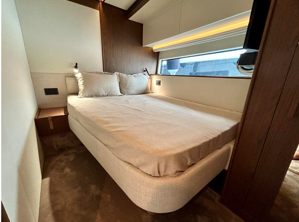 72 FLY 2024 74' 5" AZIMUT YACHTS