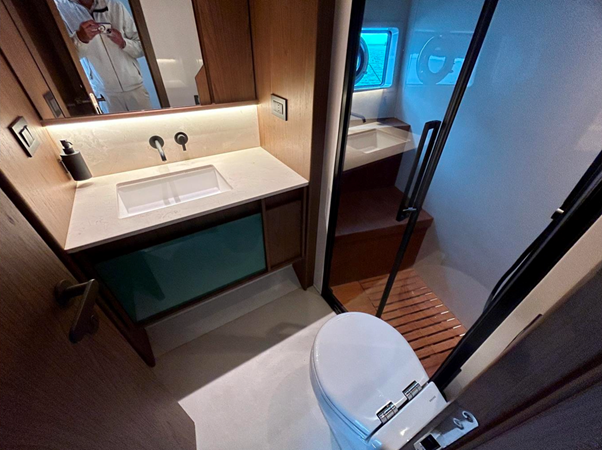 72 FLY 2024 74' 5" AZIMUT YACHTS