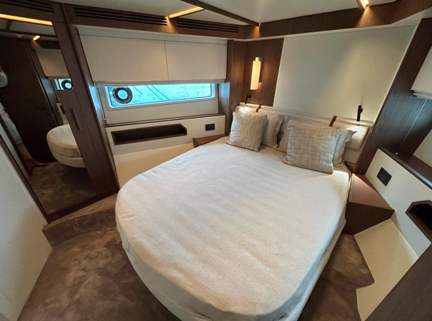 72 FLY 2024 74' 5" AZIMUT YACHTS