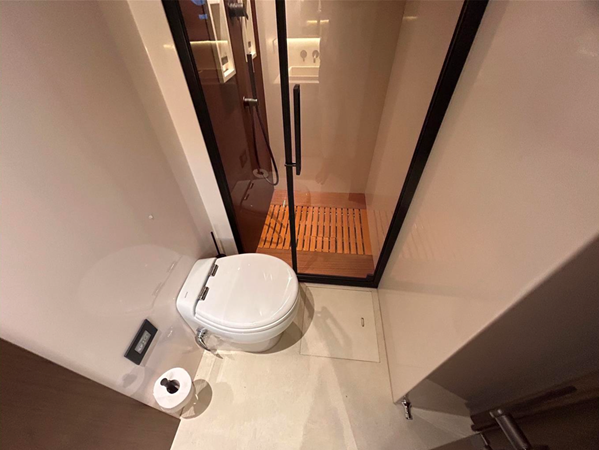 72 FLY 2024 74' 5" AZIMUT YACHTS