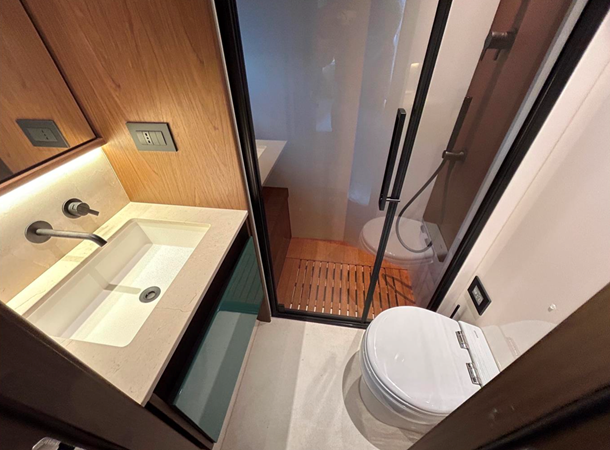 72 FLY 2024 74' 5" AZIMUT YACHTS