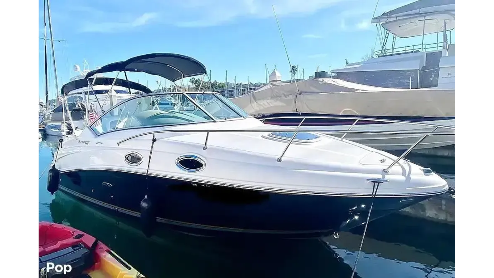 2011 Sea Ray 240 Sundancer SEA RAY 240 SUNDANCER