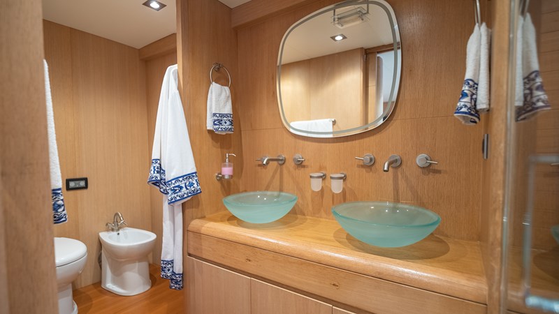 Photo of AICON YACHTS Onyx 85'